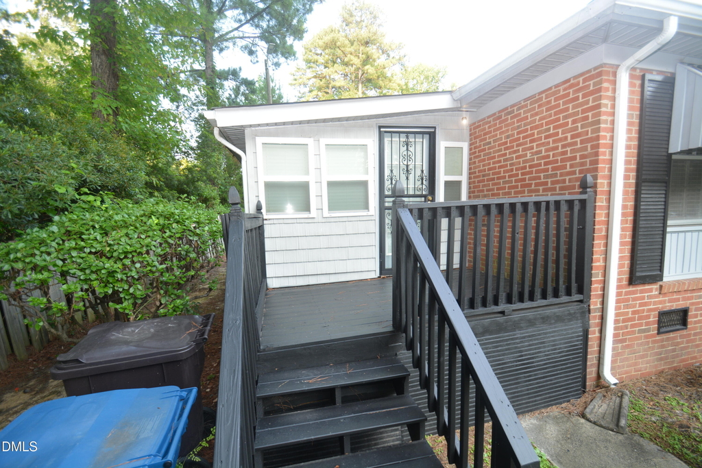 3407 Facade - Photo 4