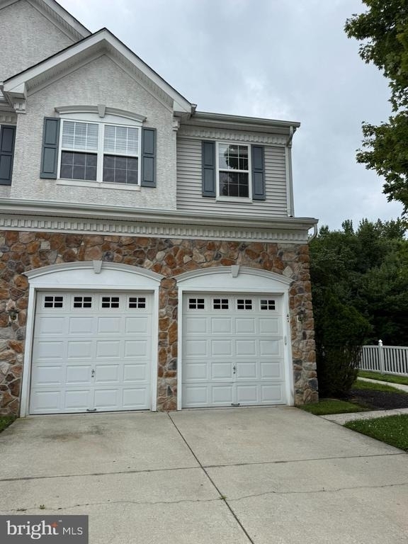 47 Ross Way - Photo 0