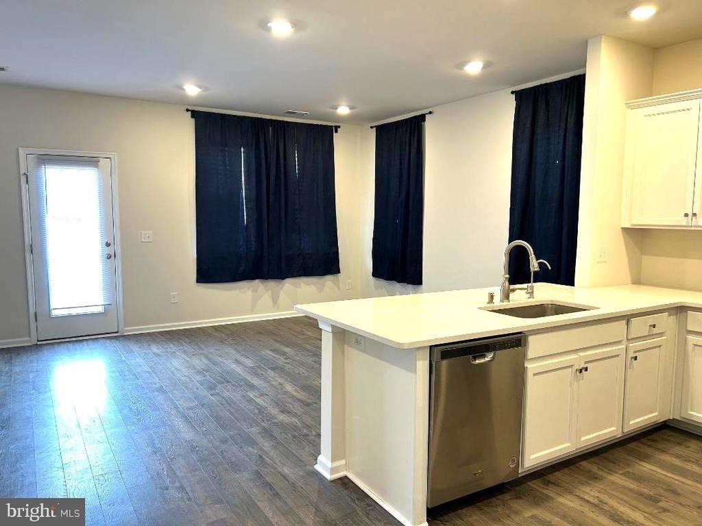 50 Peregrine Way - Photo 9