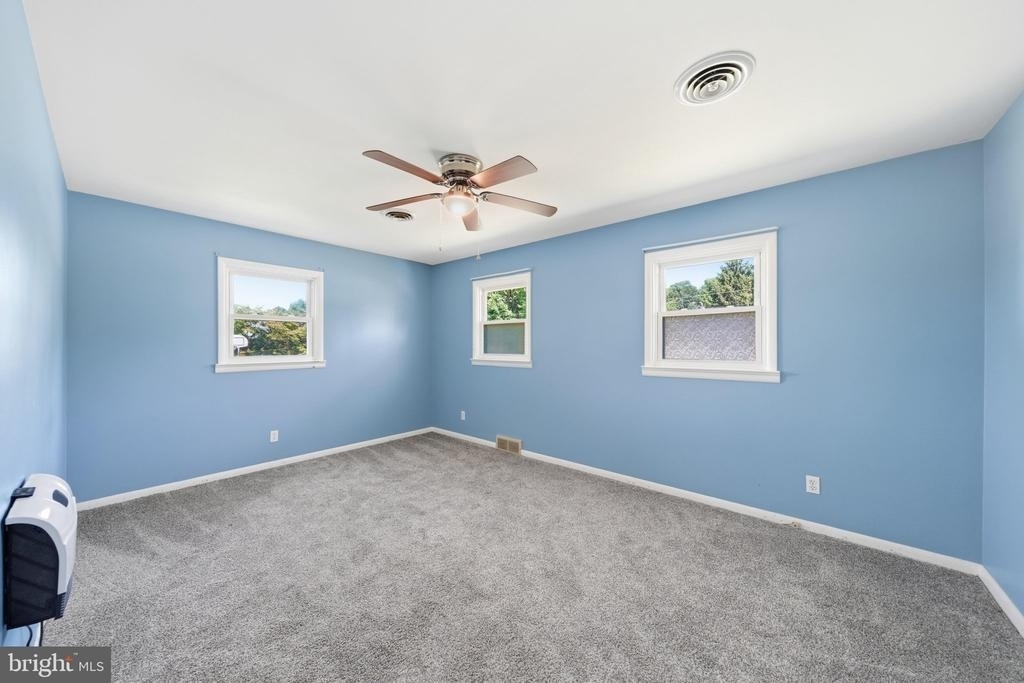 16 Ford Avenue - Photo 17