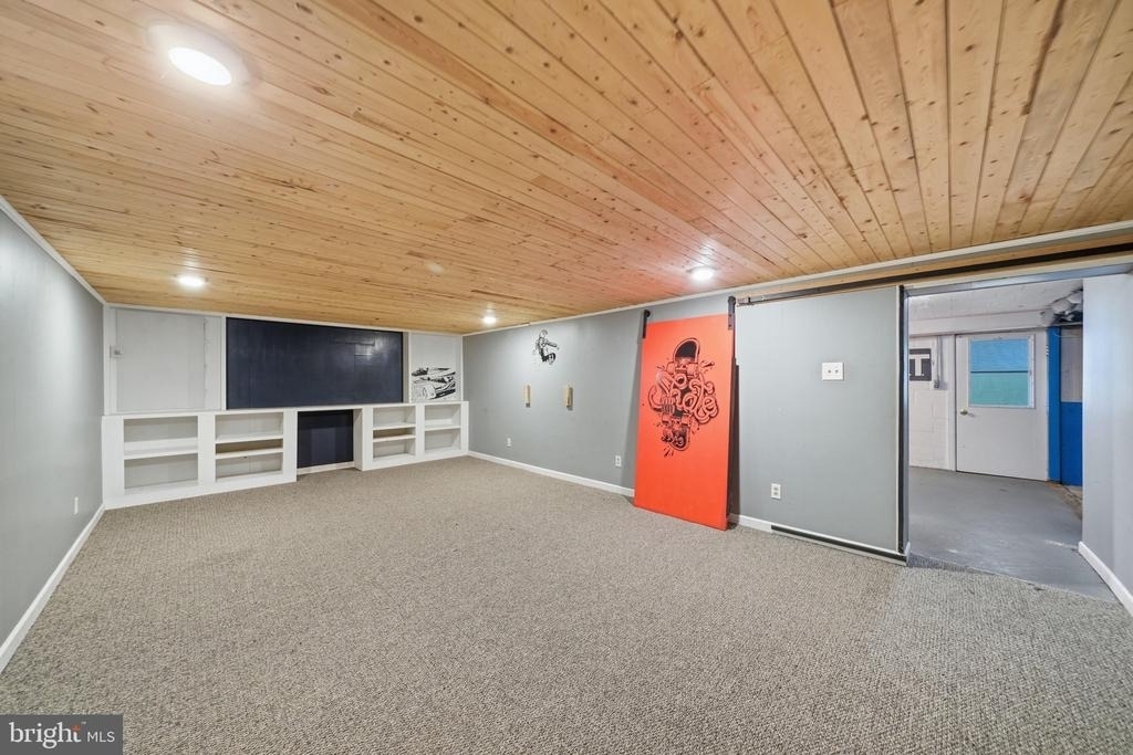 16 Ford Avenue - Photo 22