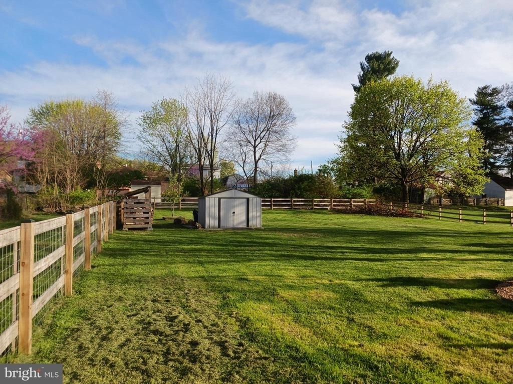 16 Ford Avenue - Photo 0