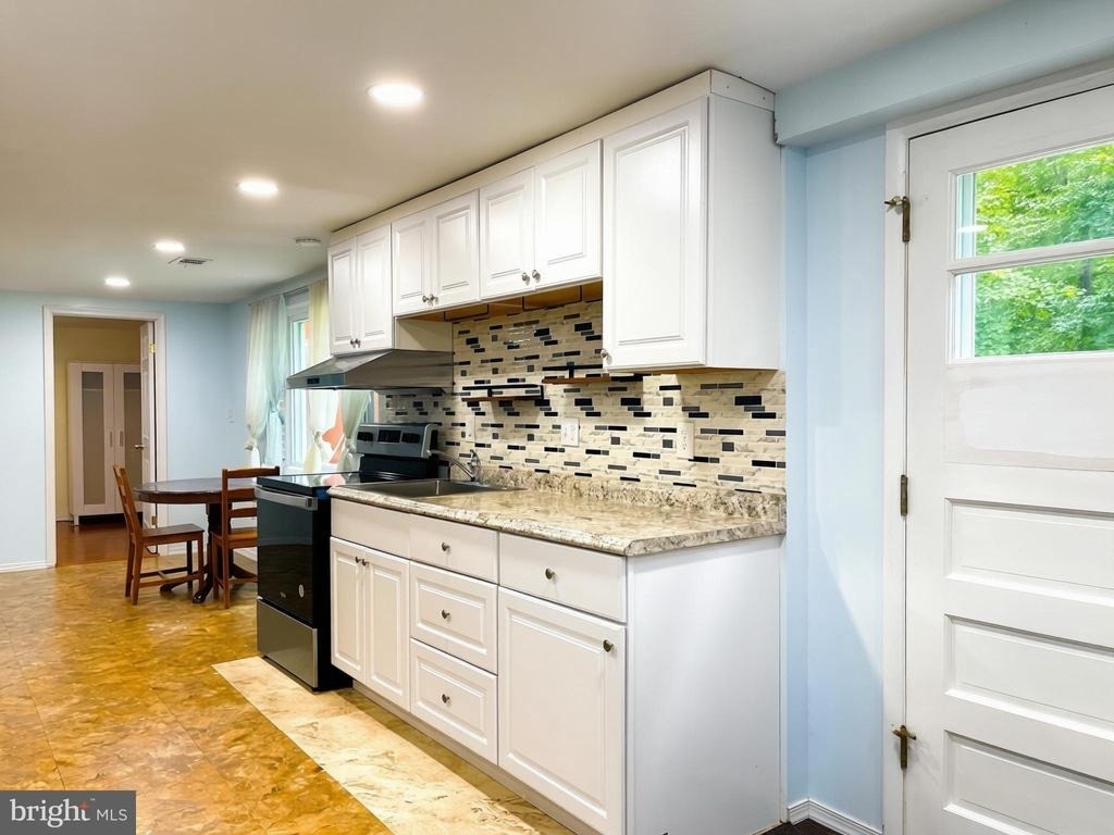 9122 Bridgewater Street - Photo 3