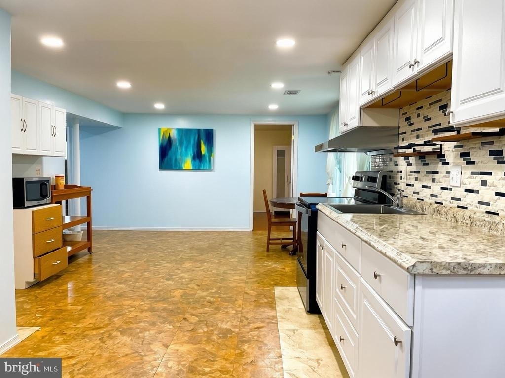 9122 Bridgewater Street - Photo 0