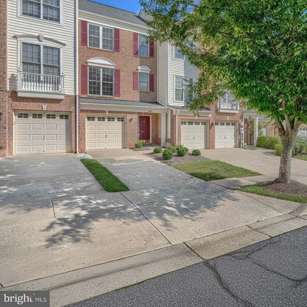 5407 Commerce Row - Photo 0