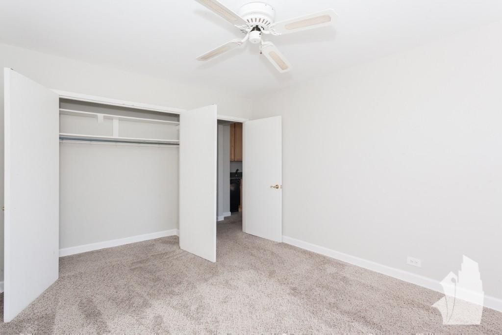 445 W Wellington - Photo 8