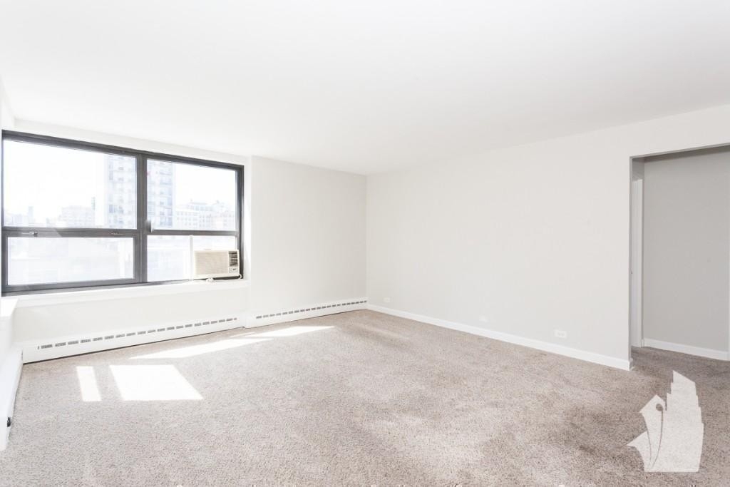 445 W Wellington - Photo 2