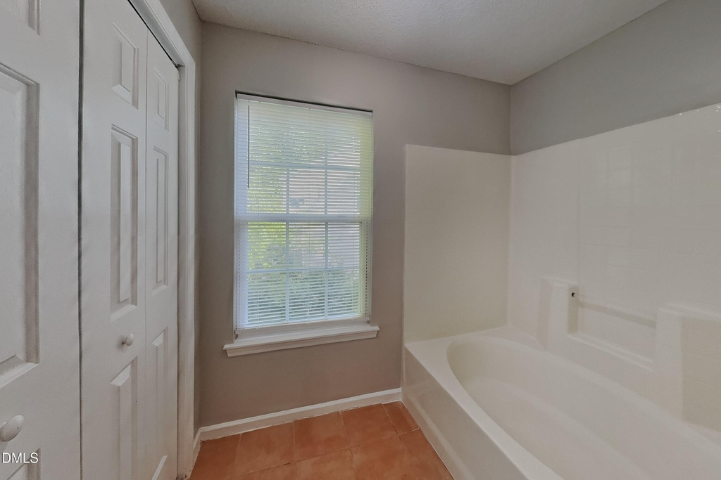 4812 Silverdene Street - Photo 8