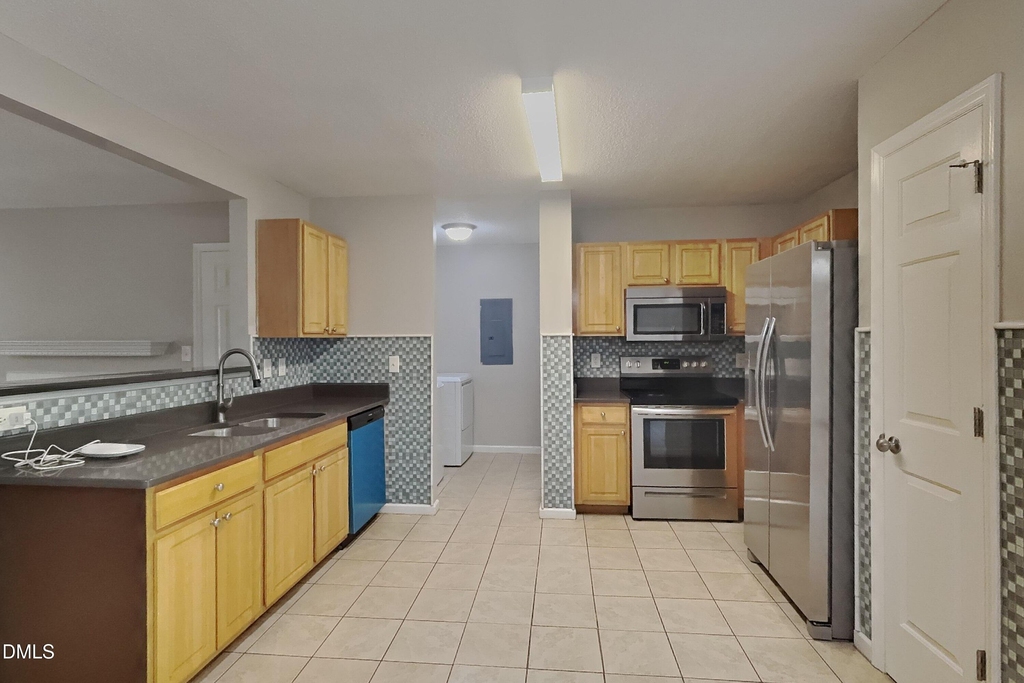 4812 Silverdene Street - Photo 4