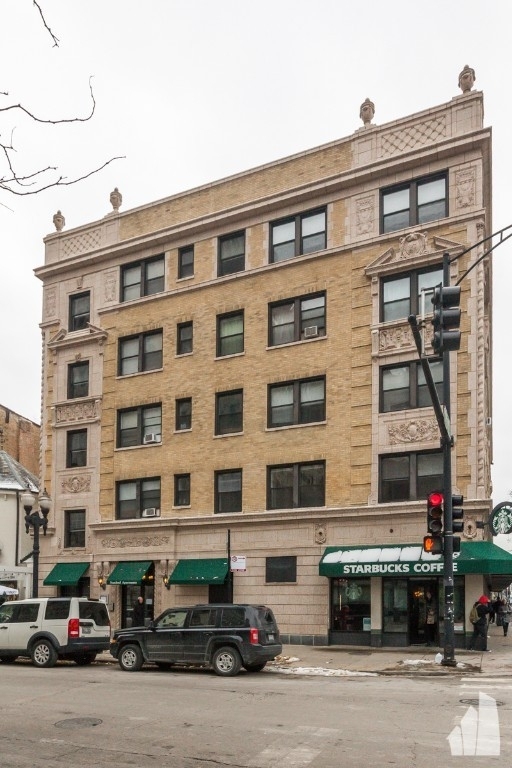 1164 N Dearborn - Photo 1