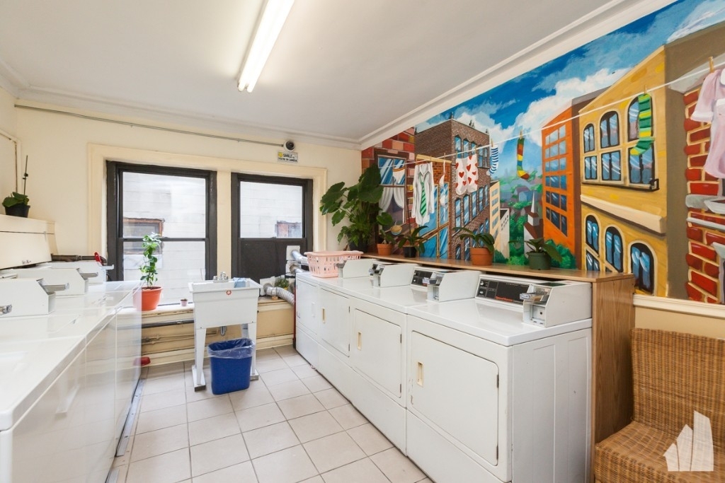 1164 N Dearborn - Photo 10