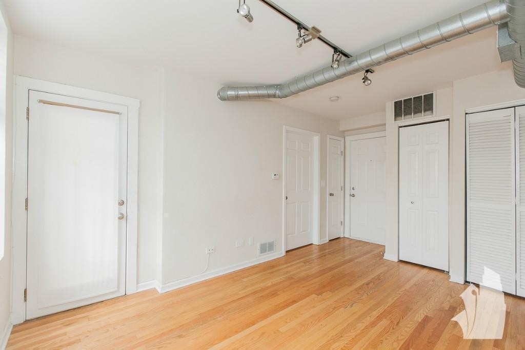 2520 W Leland Ave - Photo 6