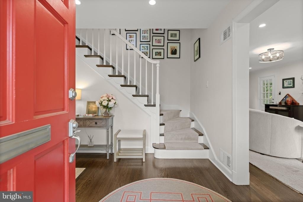 6709 Pemberton Street - Photo 3