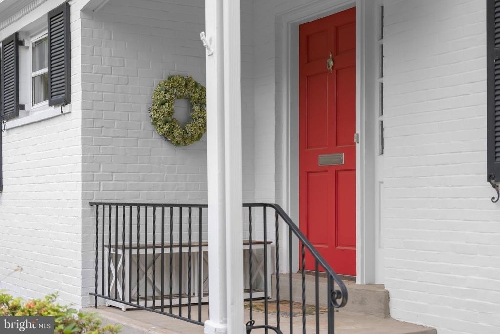 6709 Pemberton Street - Photo 2