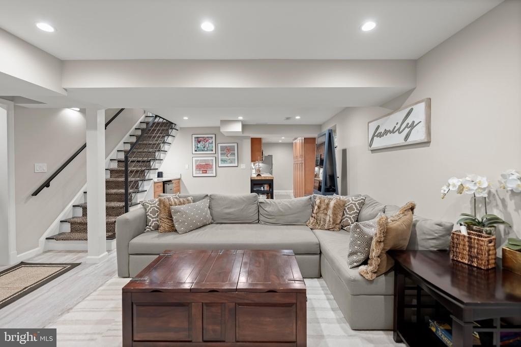 6709 Pemberton Street - Photo 32