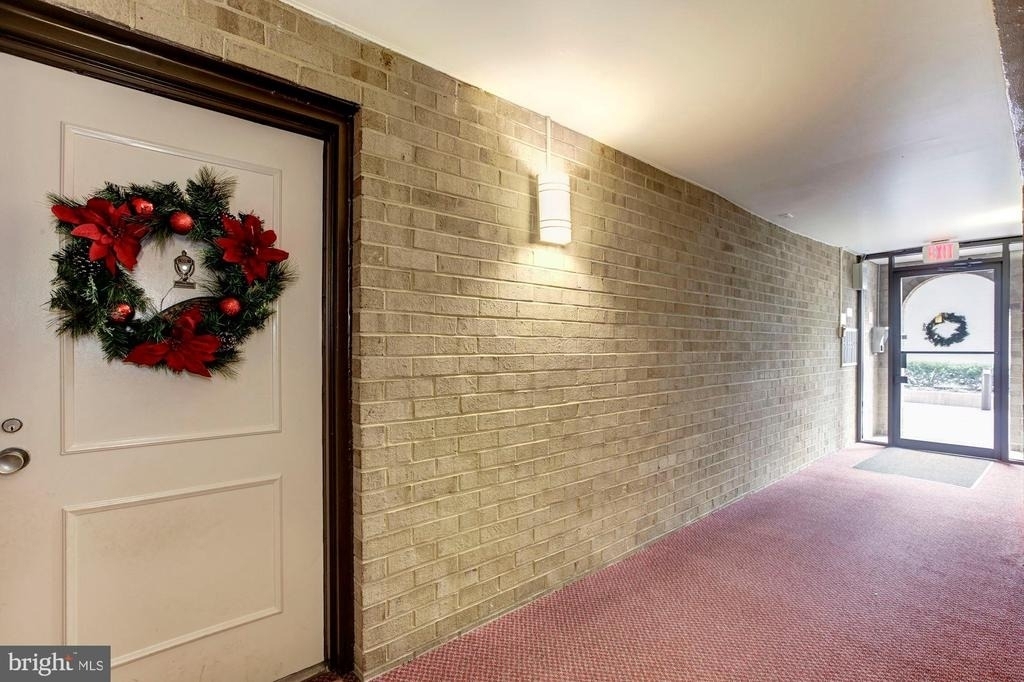150 Monroe Street - Photo 2