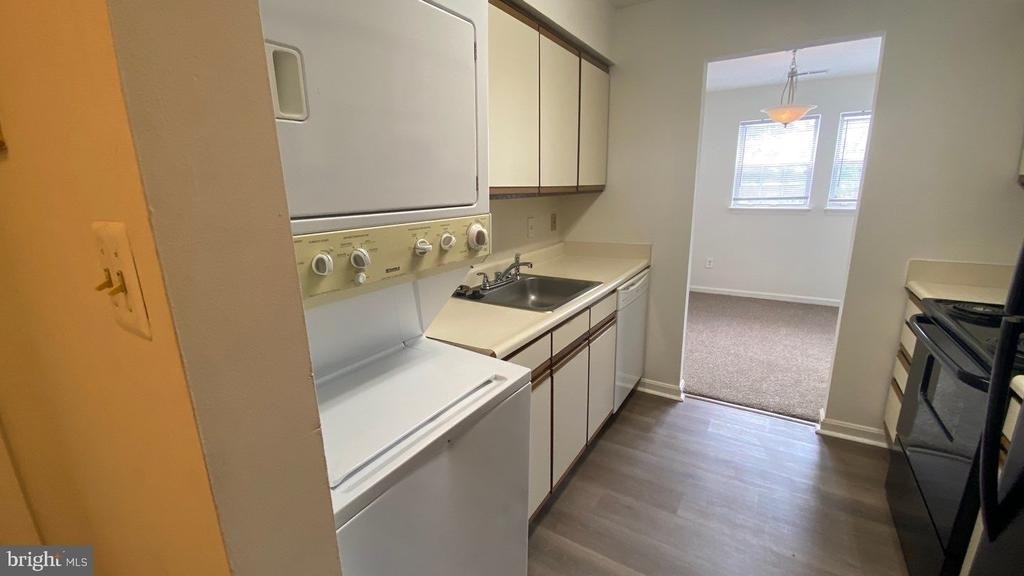 8601 Falls Run Road - Photo 1