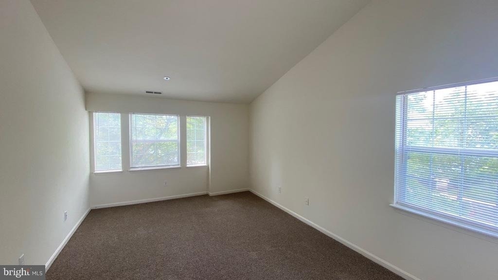 8601 Falls Run Road - Photo 17