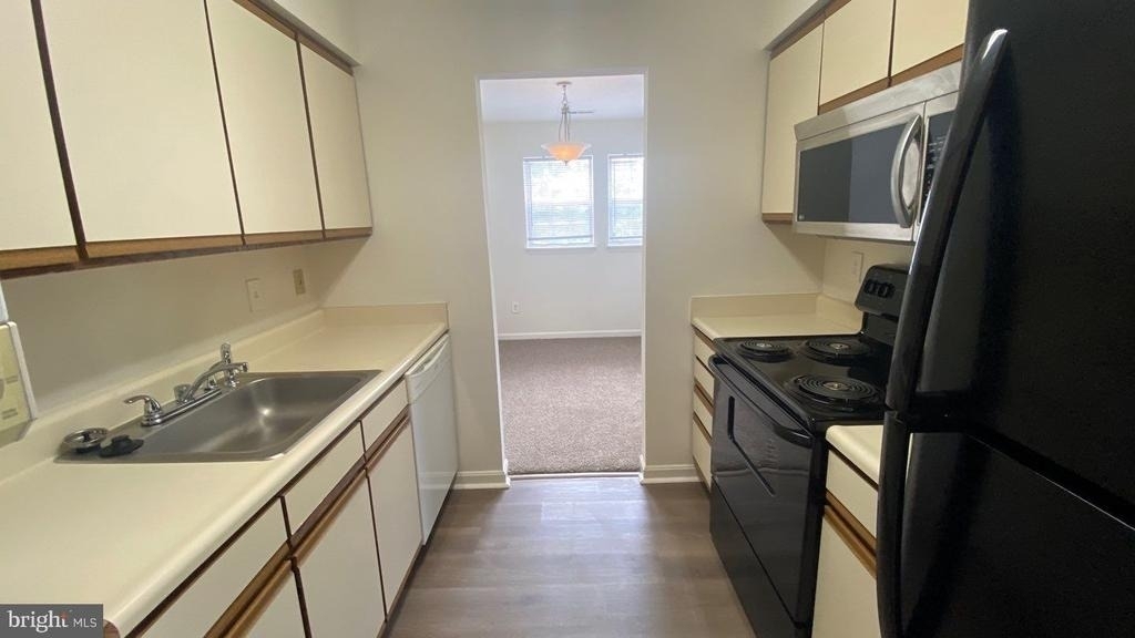 8601 Falls Run Road - Photo 3