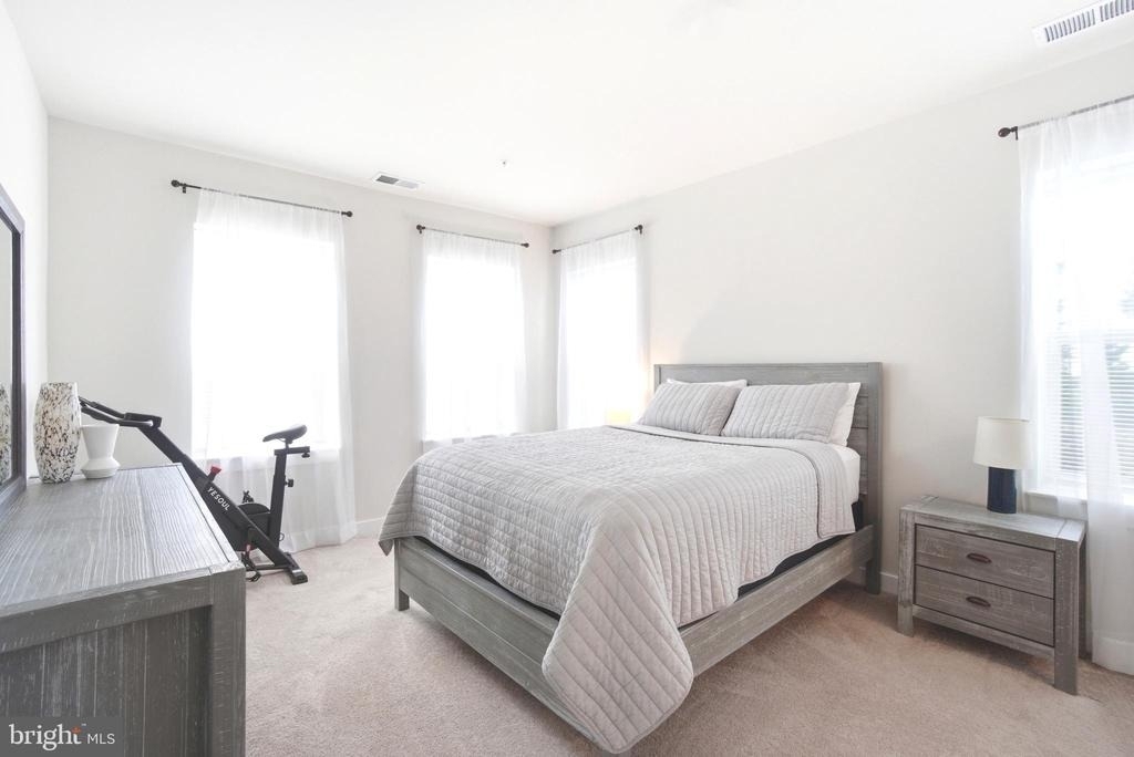 10020 Ruffian Way - Photo 11