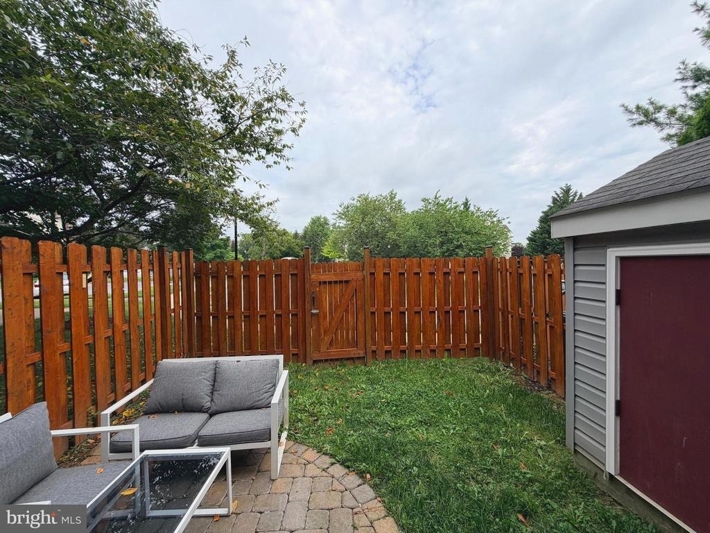 605 Tivoli Road - Photo 6