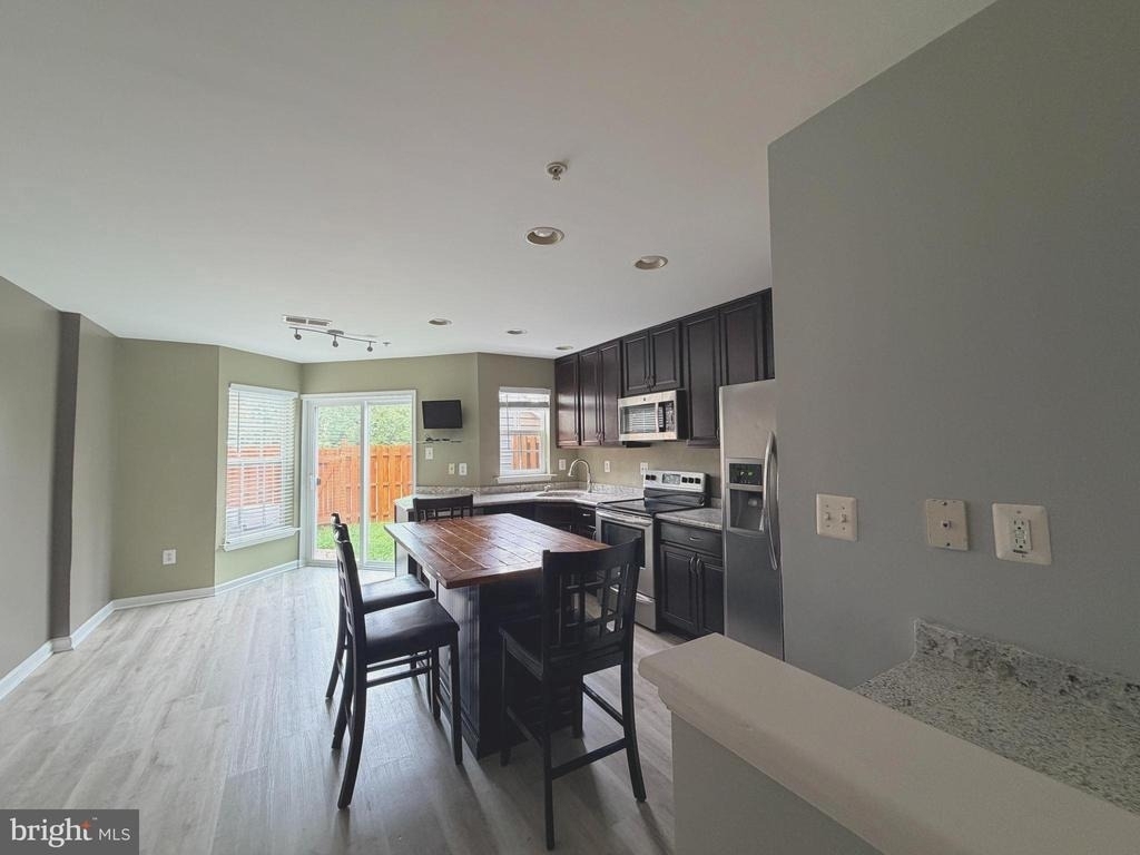 605 Tivoli Road - Photo 4