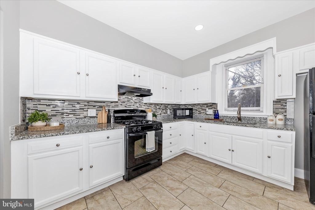 2905 Goodwood Road - Photo 13