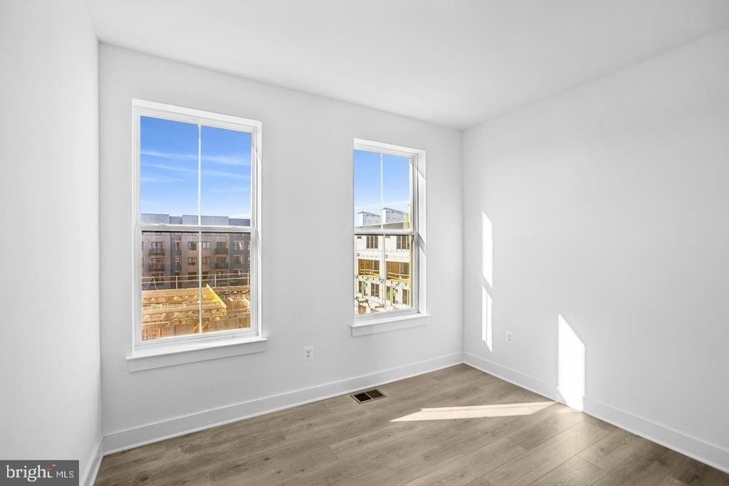 118 Locke Street - Photo 5