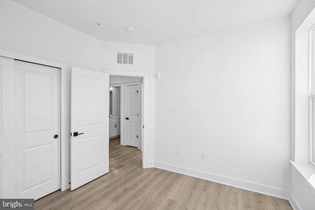 118 Locke Street - Photo 4