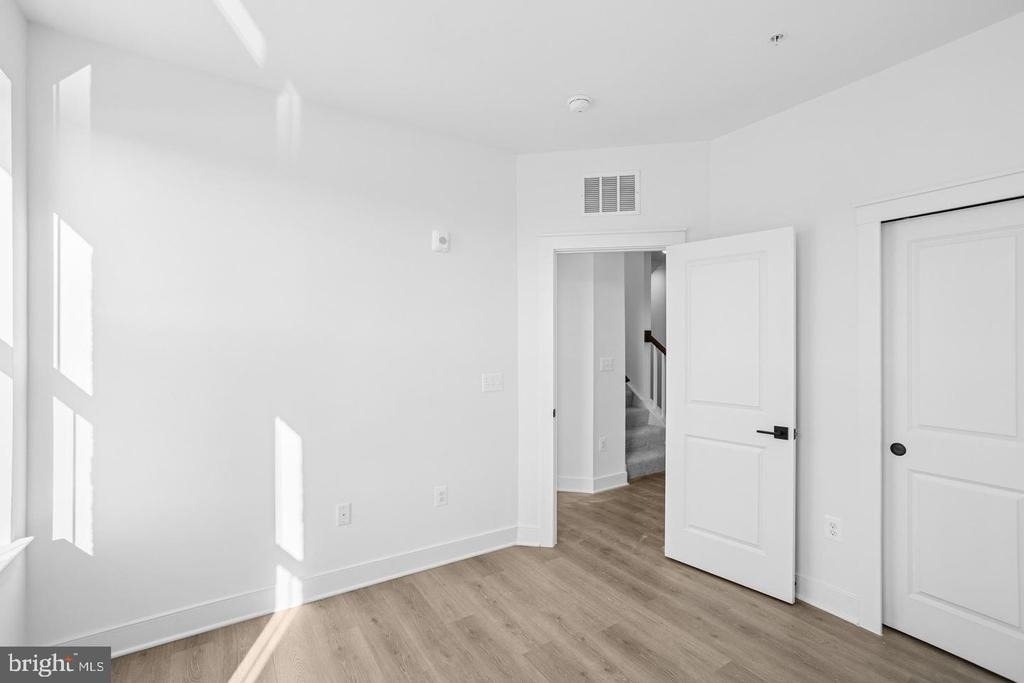118 Locke Street - Photo 3