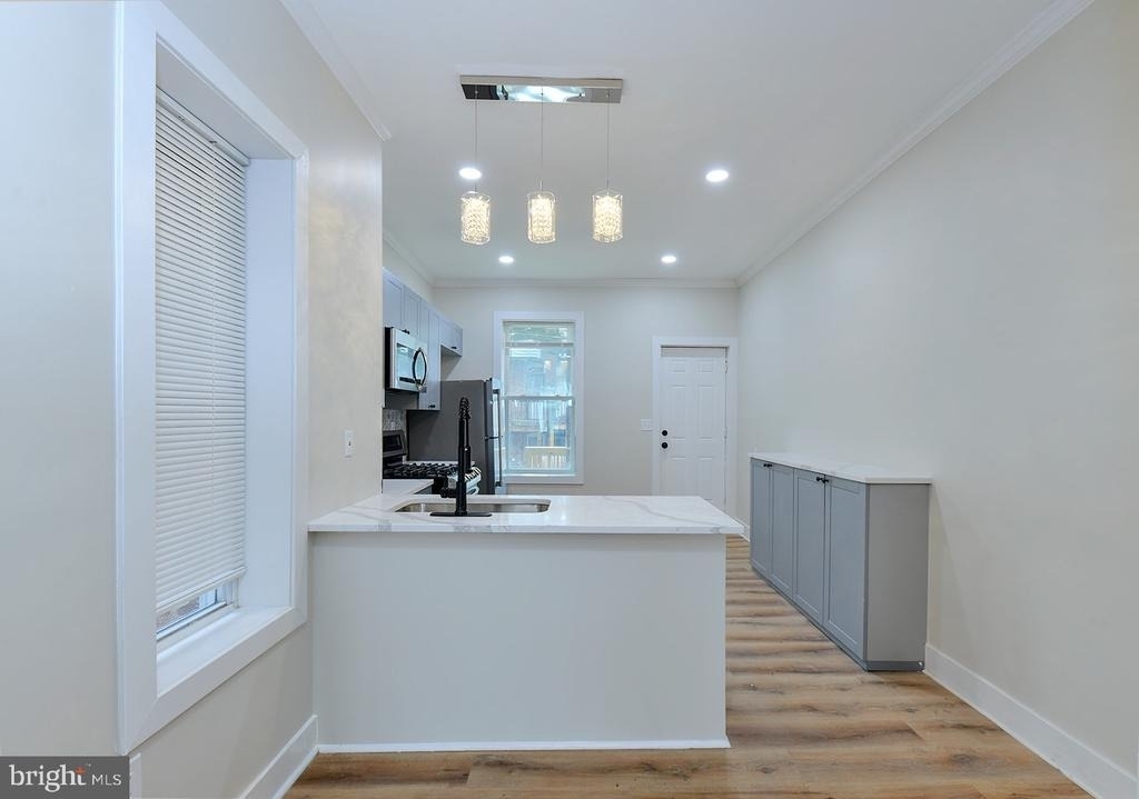 420 E 28th Street - Photo 7