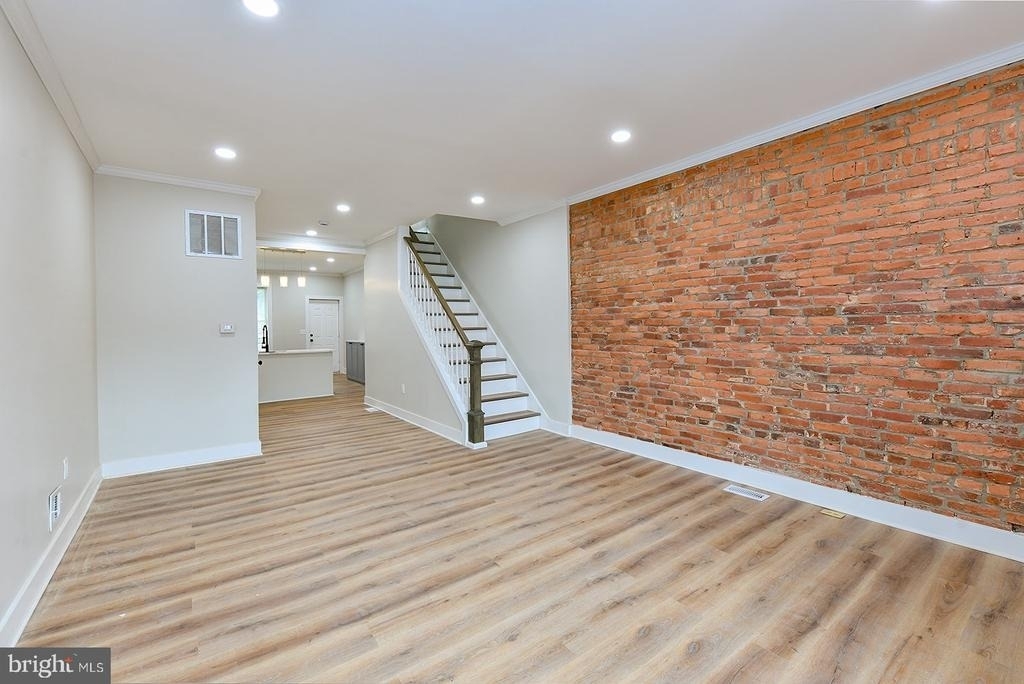 420 E 28th Street - Photo 3