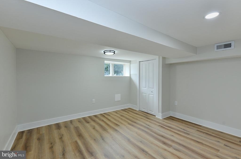420 E 28th Street - Photo 23