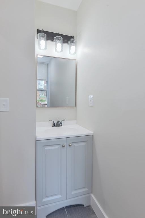 420 E 28th Street - Photo 6