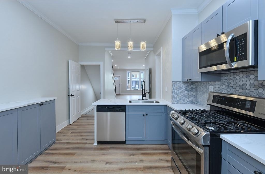 420 E 28th Street - Photo 11