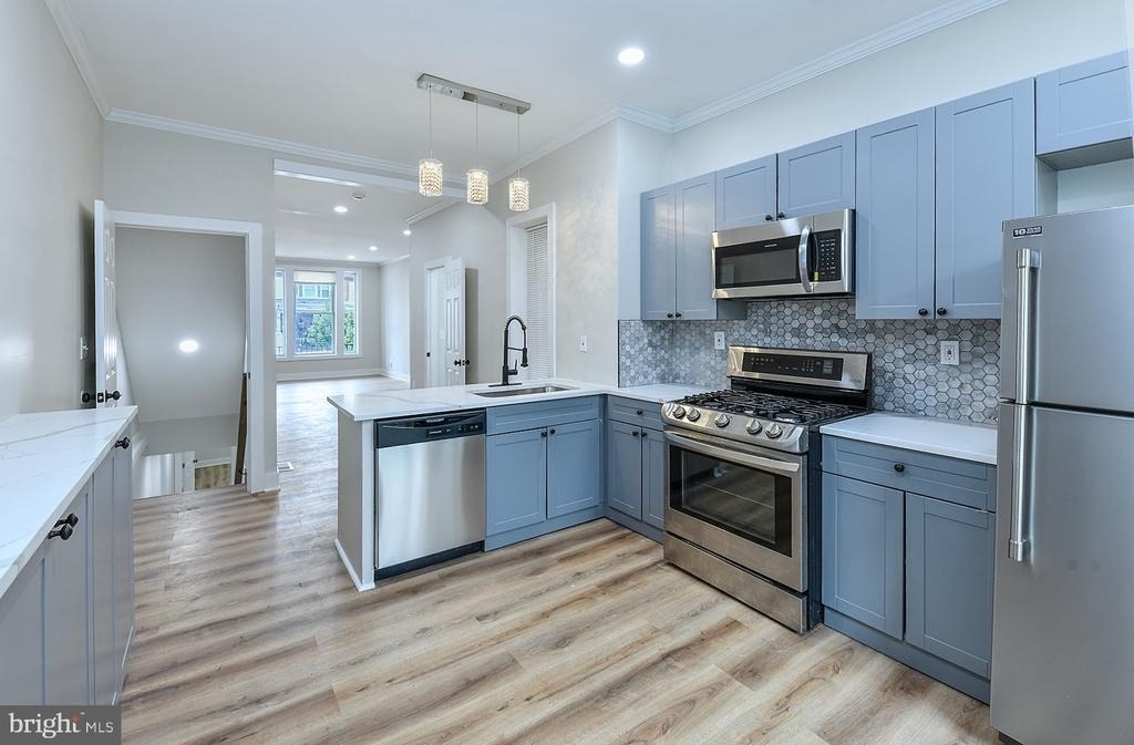 420 E 28th Street - Photo 12