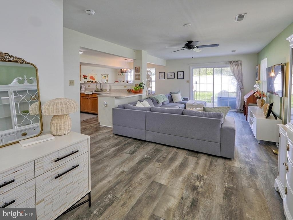108 Seabright Way - Photo 0