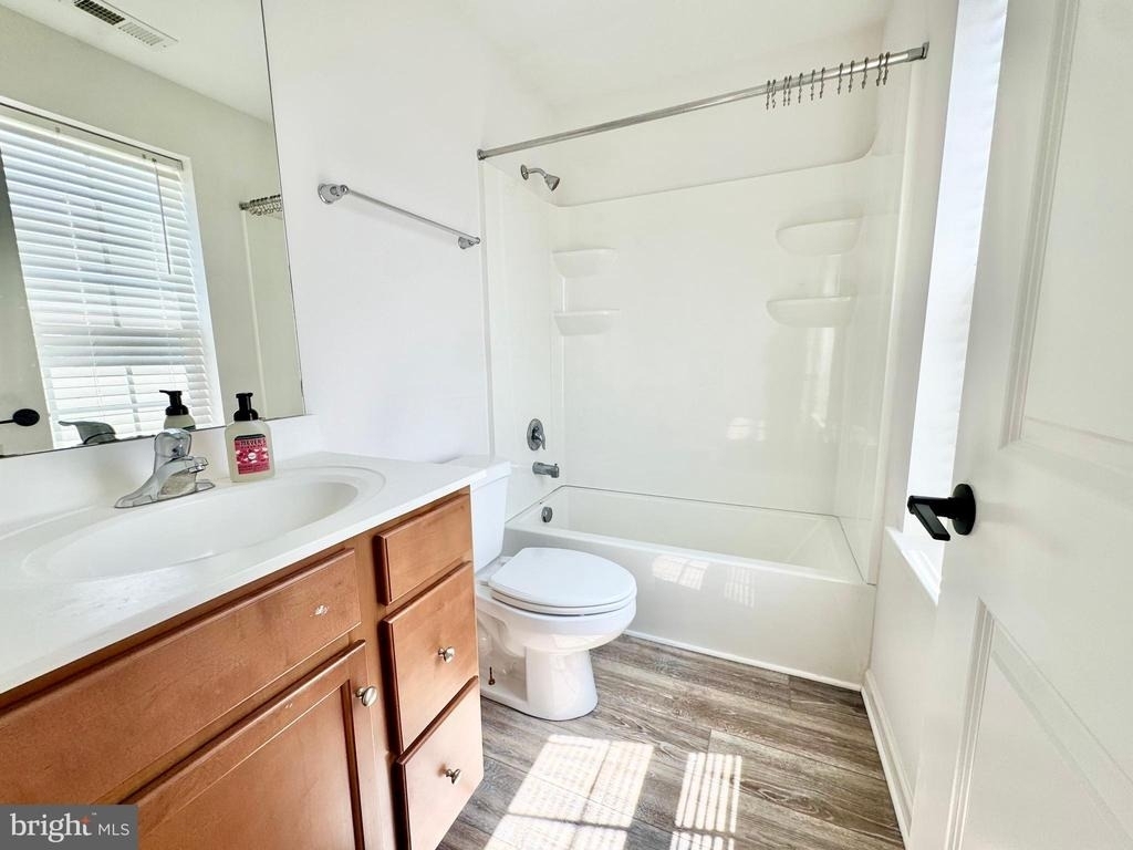 1066 Wickersham Way - Photo 14