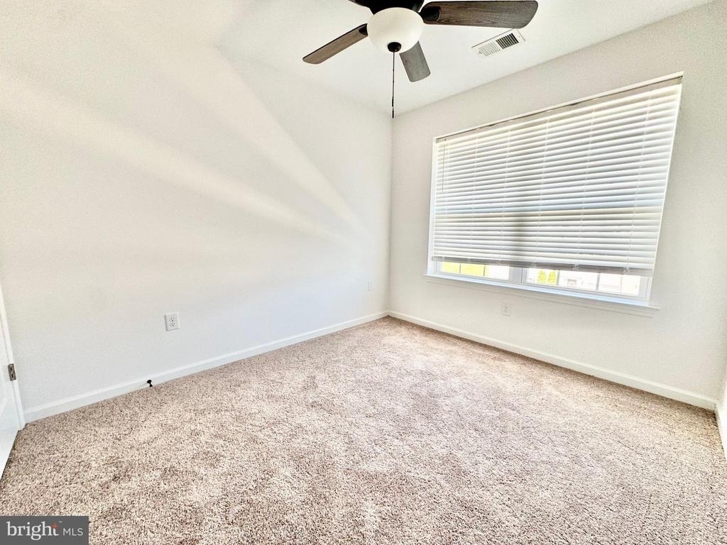 1066 Wickersham Way - Photo 15