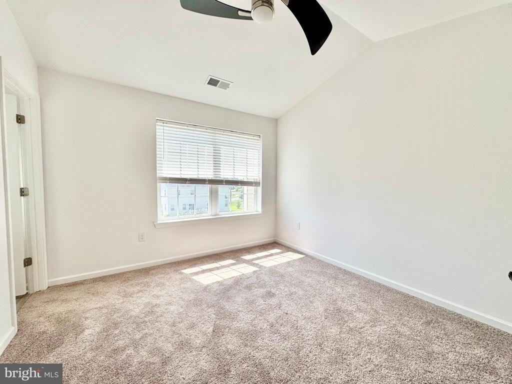 1066 Wickersham Way - Photo 11