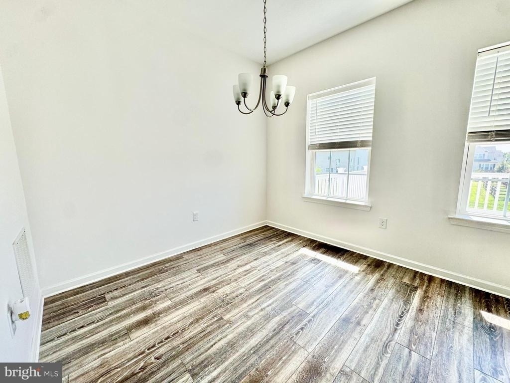 1066 Wickersham Way - Photo 5