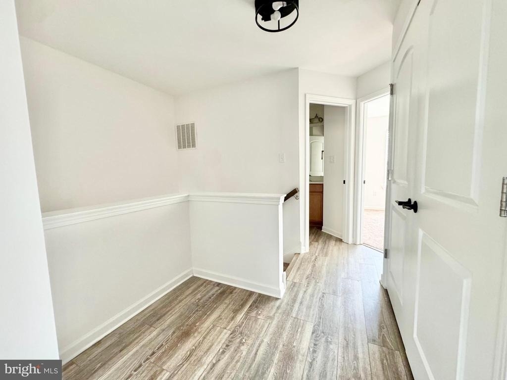 1066 Wickersham Way - Photo 20
