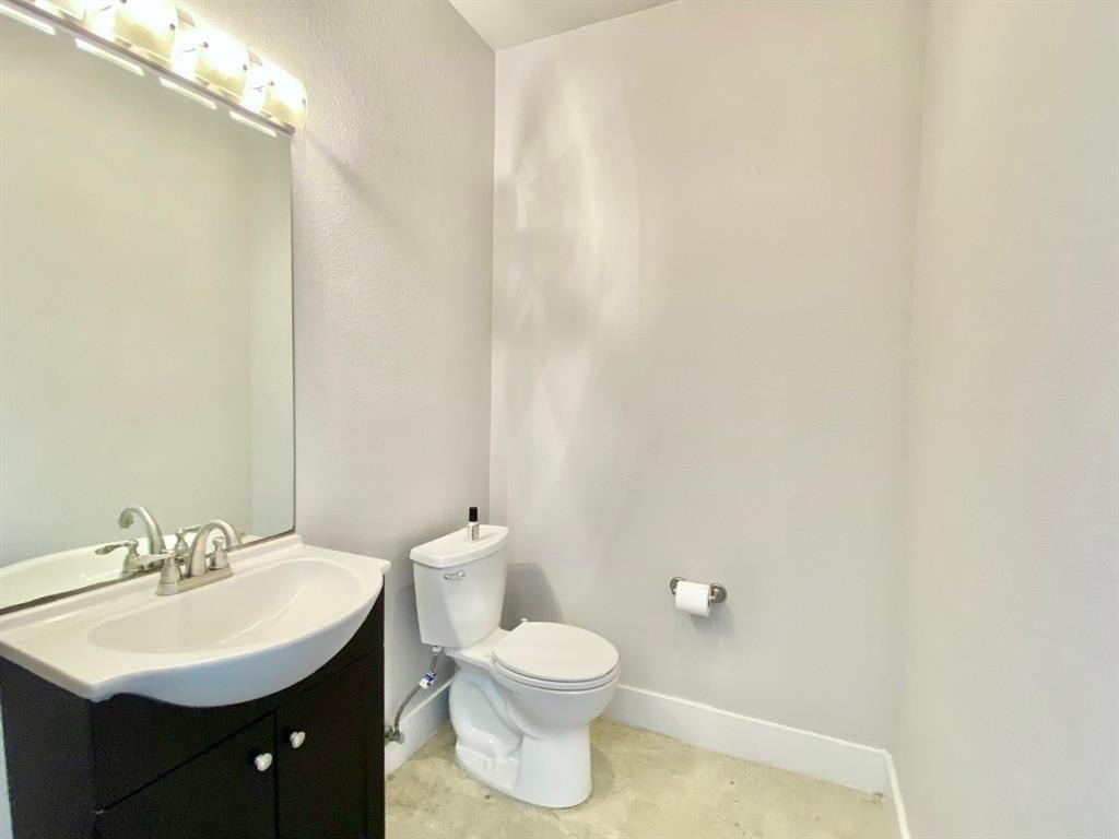 1300 E 3rd St - Photo 7