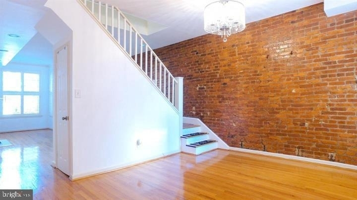 1209 E Street Ne - Photo 2