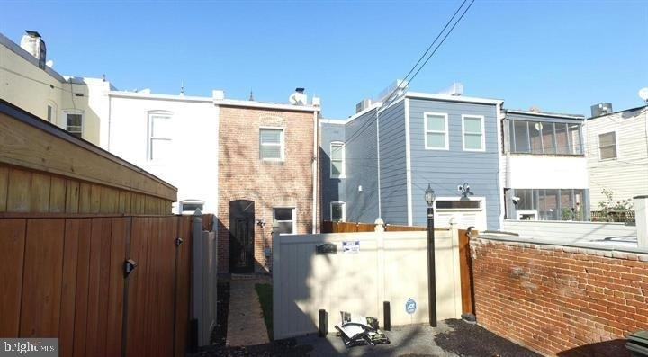 1209 E Street Ne - Photo 37