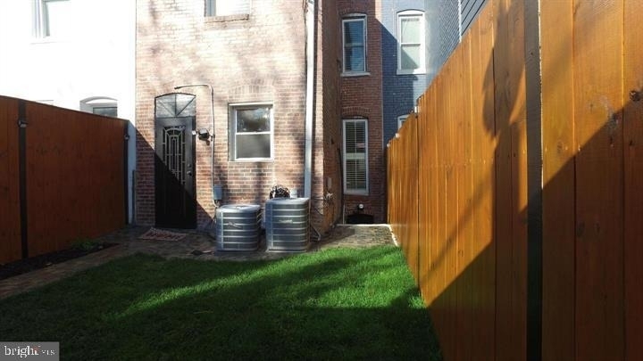 1209 E Street Ne - Photo 14