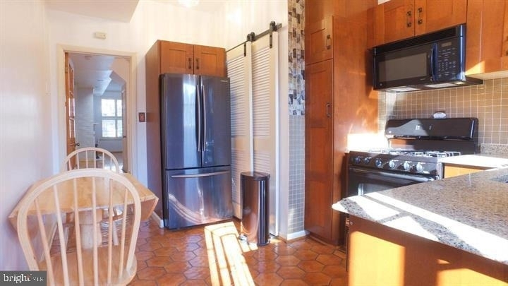 1209 E Street Ne - Photo 9