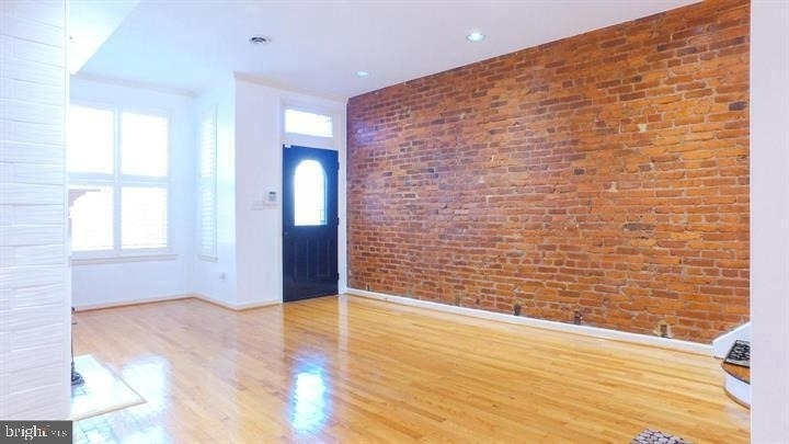 1209 E Street Ne - Photo 1