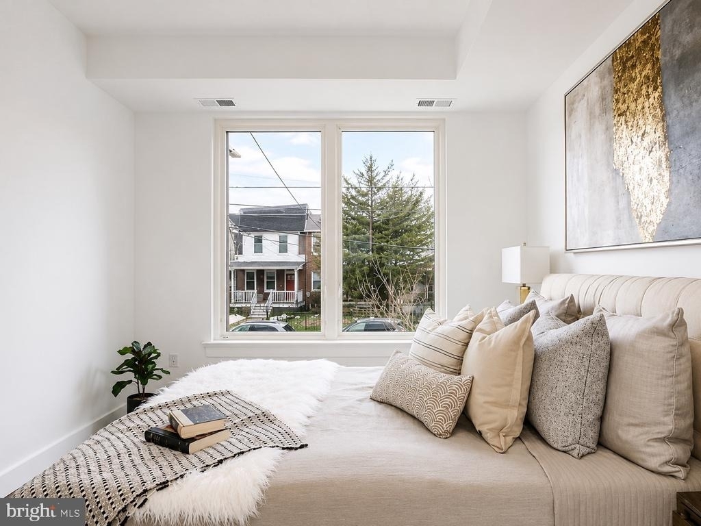 1001 Bryant Street Ne - Photo 4
