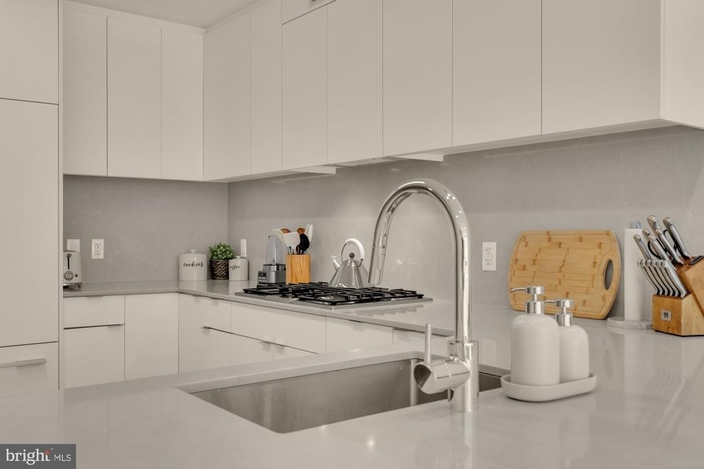 37 L Street Se - Photo 27